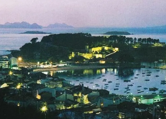 A Guaira, Fantastico Al Borde Del Mar Oia