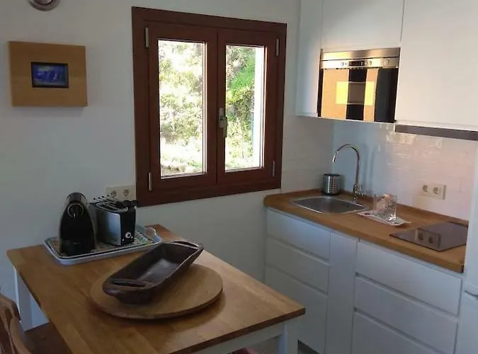 A Guaira, Fantastico Al Borde Del Mar Oia